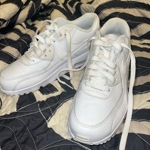 I have a pair of size 7 youth Nike air maxes